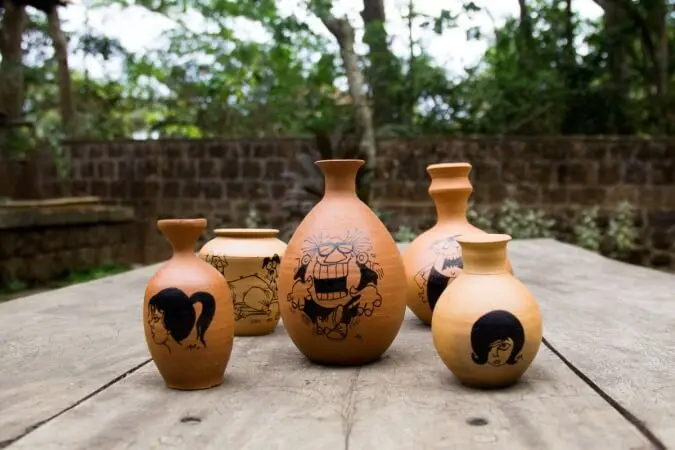 hand-painted-clay-pots-2d