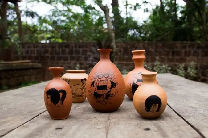 hand-painted-clay-pots-1d
